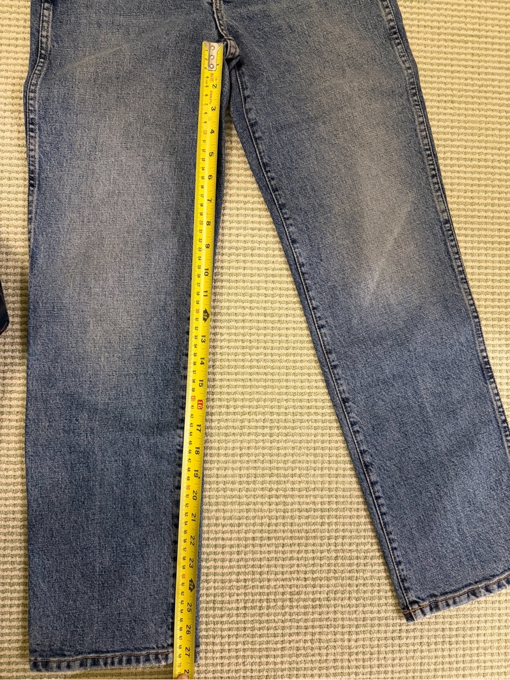 KHAITE Light Blue High-Rise Cropped Jeans - Picture 9 of 10